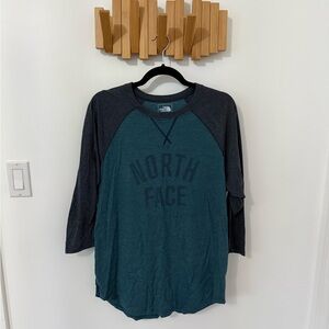 Men’s The North Face Classic Fit Shirt in Teal and Black, Size M